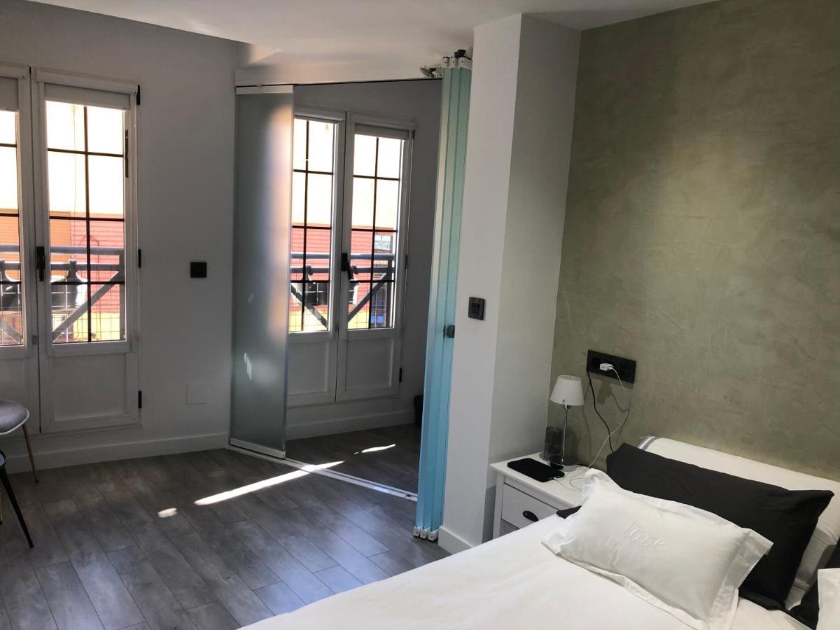 Piso En El Emblematico Barrio Antiguo De Oviedoアパートメント エクステリア 写真